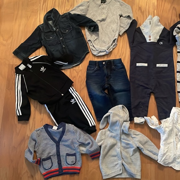 Bundle of baby boy name brand like new 3-12 months clothing: sweaters, jeans, - Picture 3 of 16